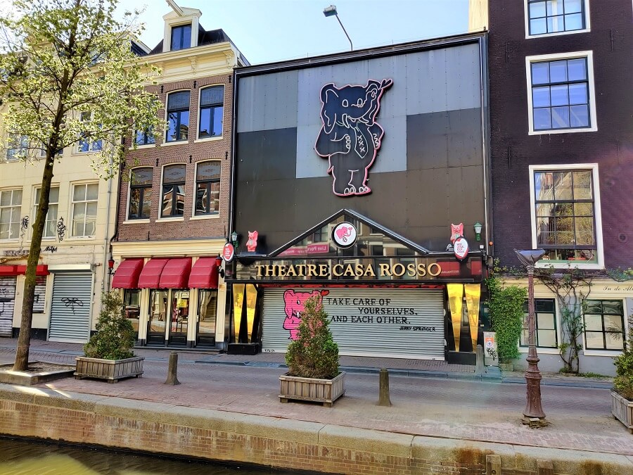 ed Light District - Casa Rosso