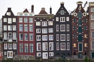 dansende huisjes in Amsterdam
