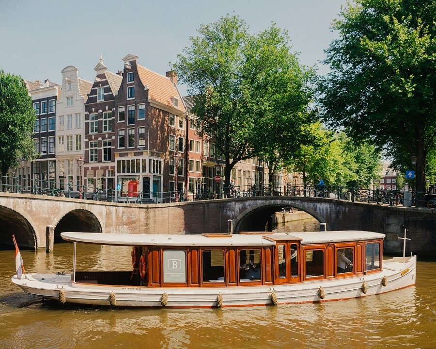 Private Canal Cruise Amsterdam - ondine 900