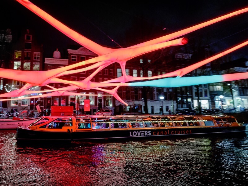 canal cruise amsterdam light festival