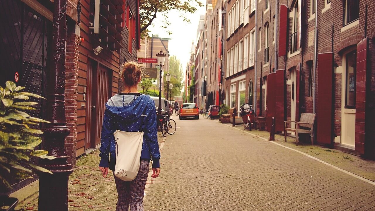 amsterdam-traveling