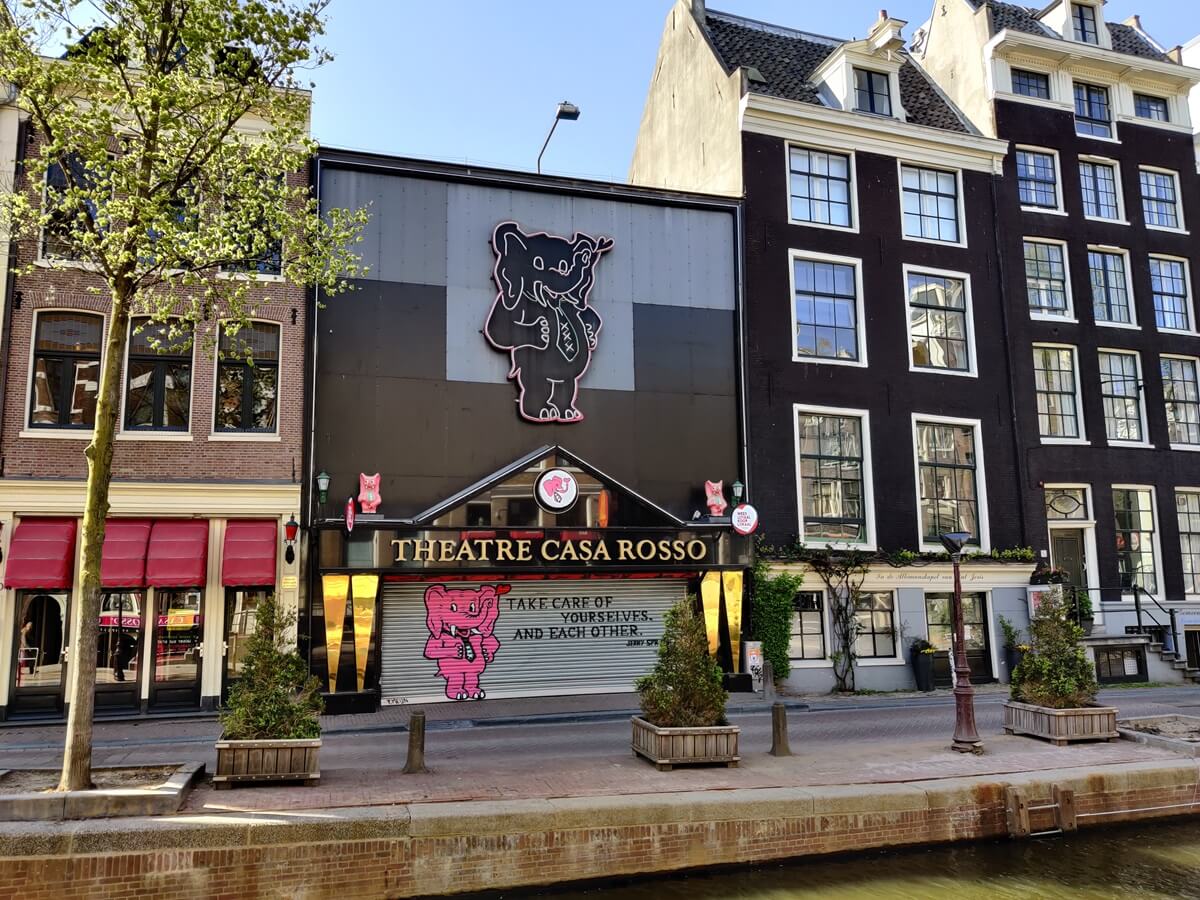 Casa Rosso Erotic Theatre summertime