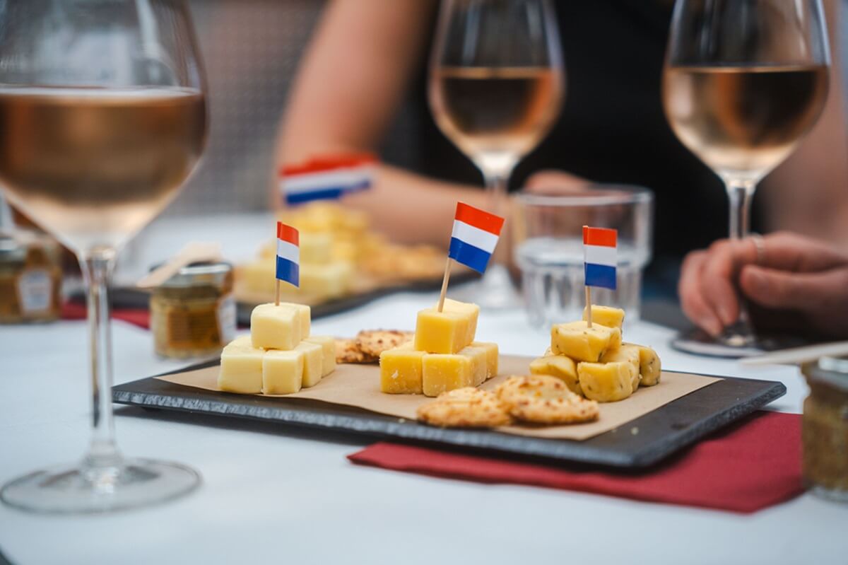 Canal Tours Amsterdam Cheese & Wine