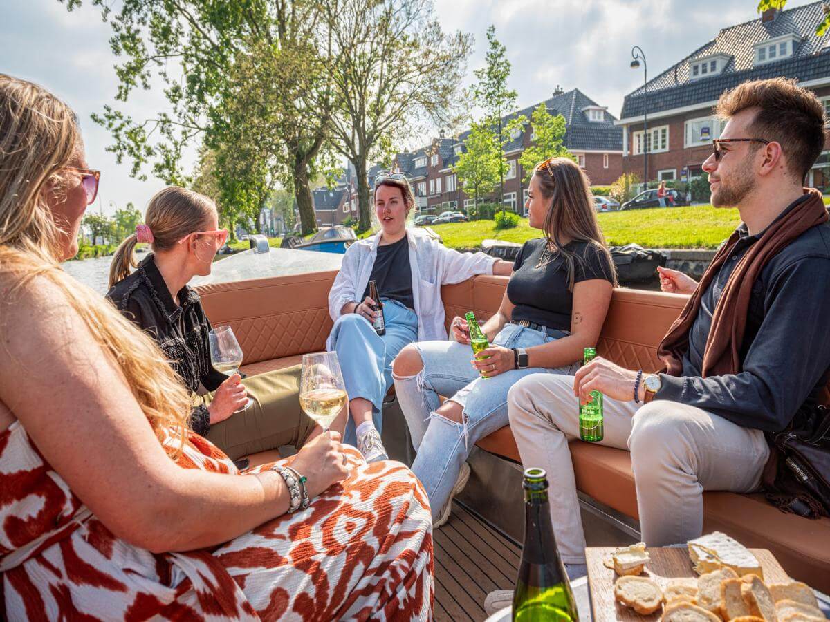 Luxe Sloepen boat rental Haarlem