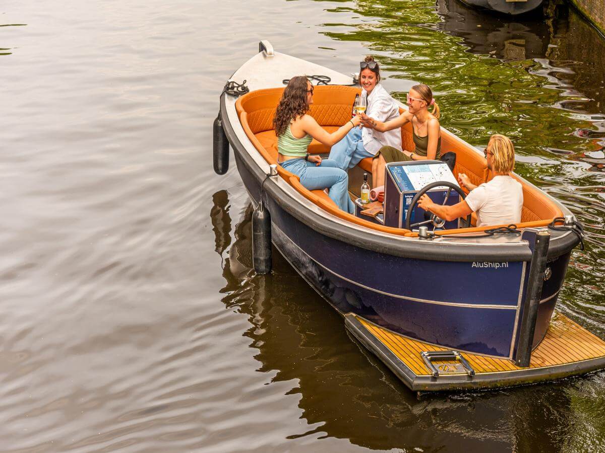 Luxe Sloepen Haarlem: boats for hire