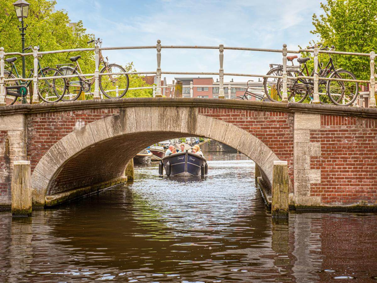 Luxe Sloepen boat rental Haarlem