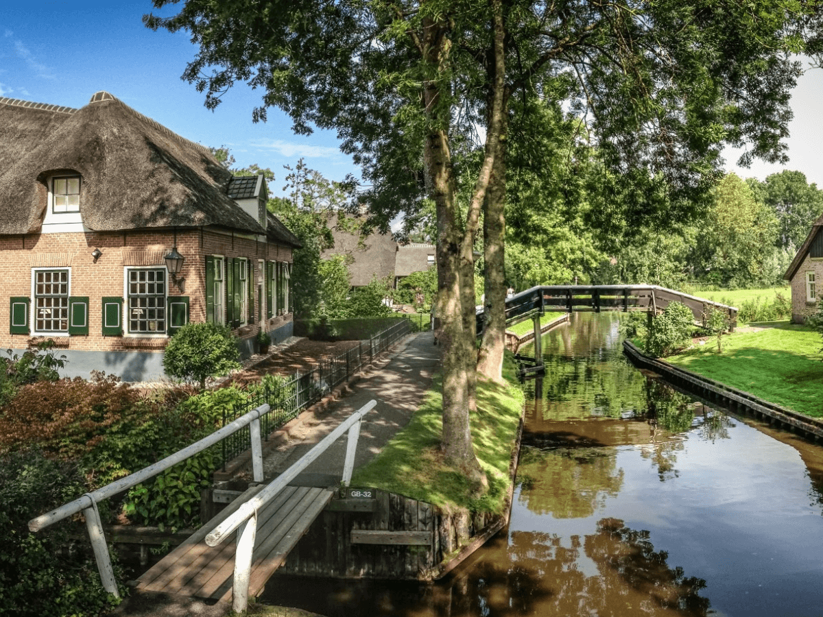 Giethoorn boat rental