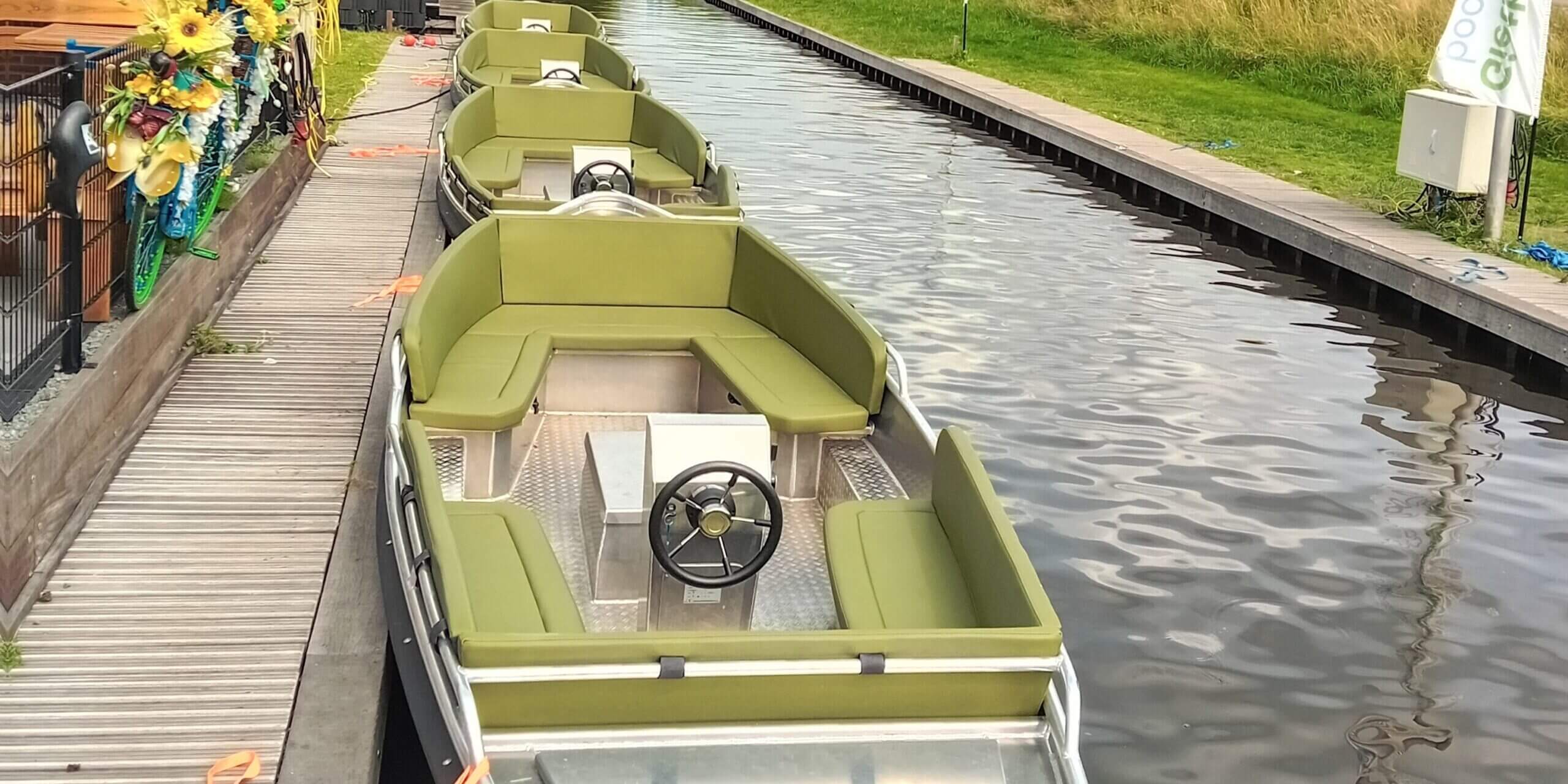 Giethoorn boat rentals NL