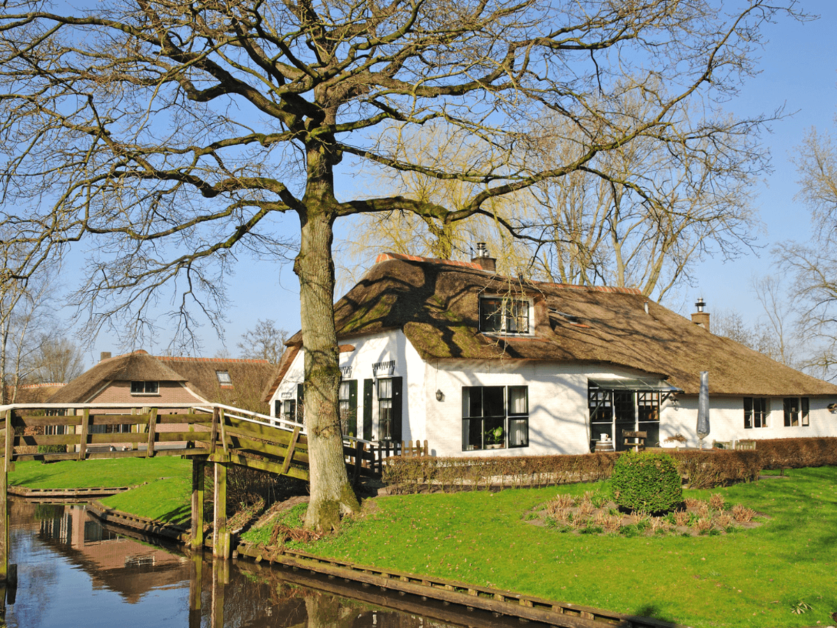 Giethoorn boats to rent