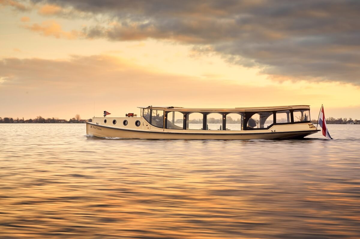 Para Todos - Boat for VR Voyage boat tour