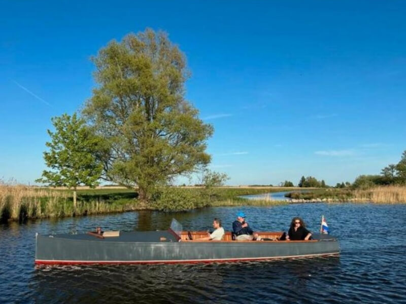 thingstodo james bond boat SAIL