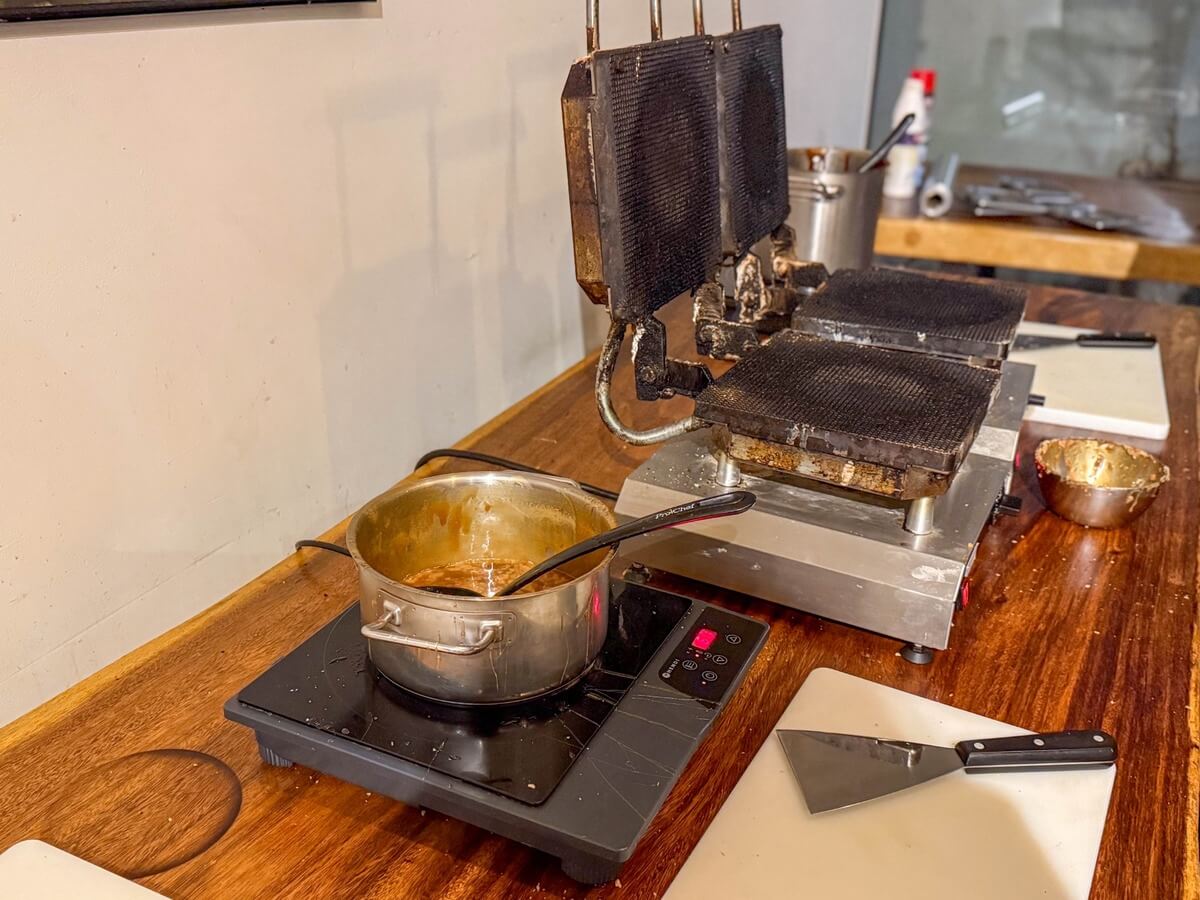 Haciendo stroopwafels en Ámsterdam