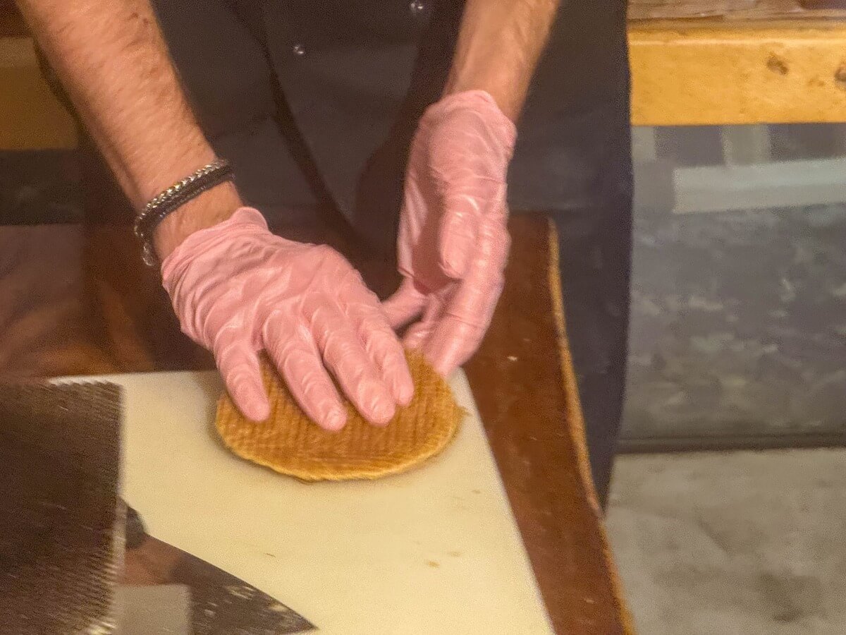 Haciendo stroopwafels en Ámsterdam