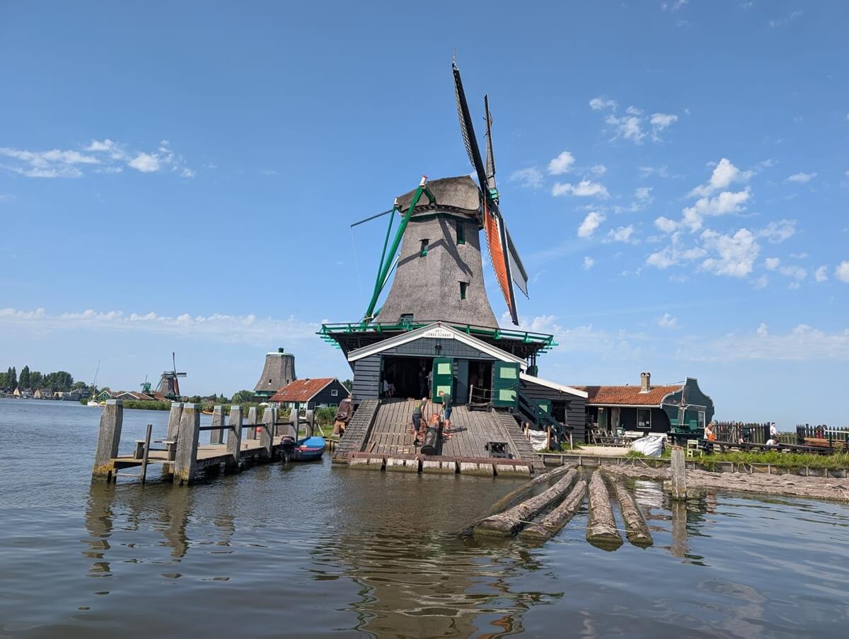 Zaanse Schans Windmühlendorf – Baumfällmühle