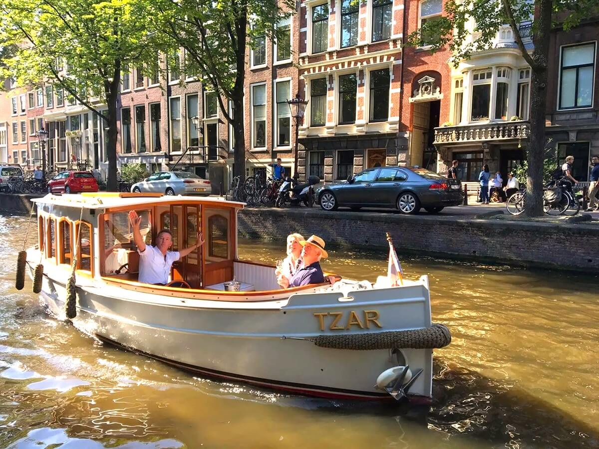Tzar private canal cruise