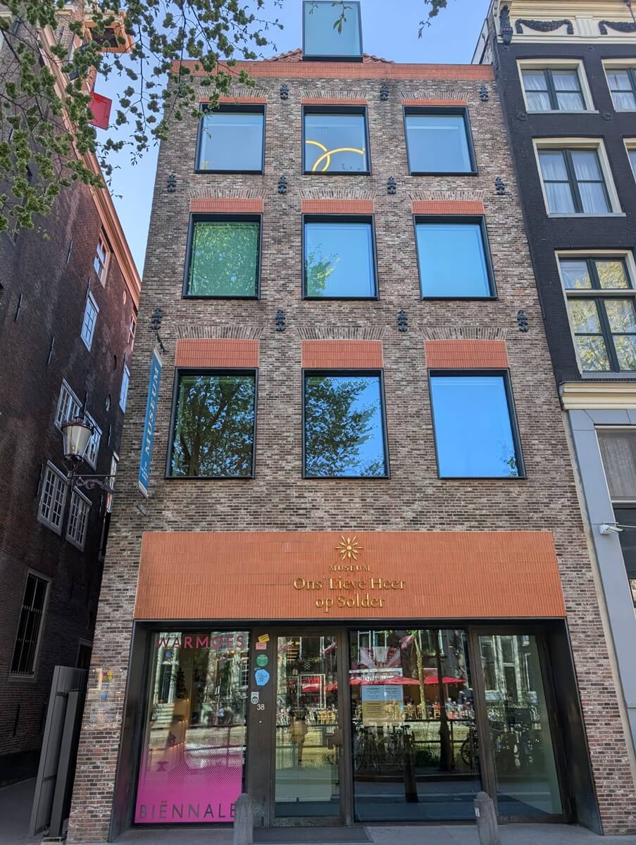 Ons' Lieve Heer op Solder Museum - Red Light District Amsterdam